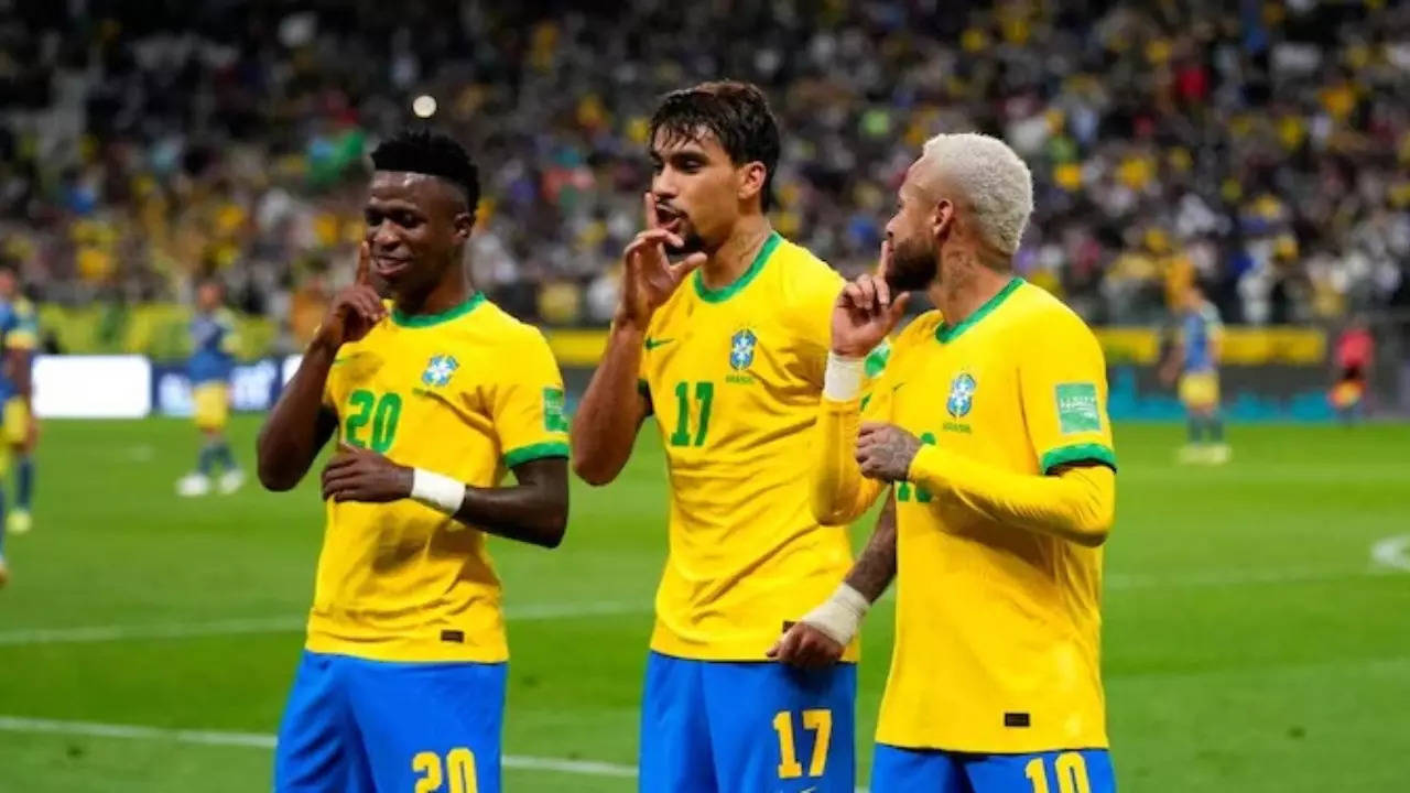 WATCH: Neymar returns to Brazil's training ahead of team's FIFA World Cup  Round of 16 match against South Korea