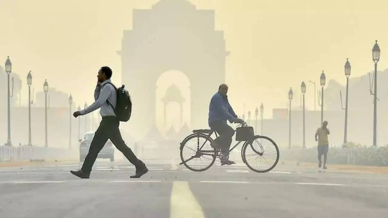 Delhi air quality improves further, AQI stands at 316; decision on reopening schools, easing curbs likely today