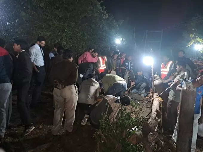 6-year-old boy fell into borewell in MP's Betul, rescue operation underway