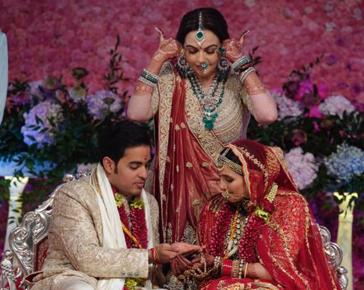 Nita Ambani's performance at Akash Ambani's wedding on Achyutam Keshavam;  the spiritual meaning of the song