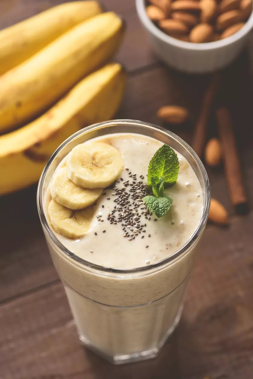 Banana and chia seeds smoothie