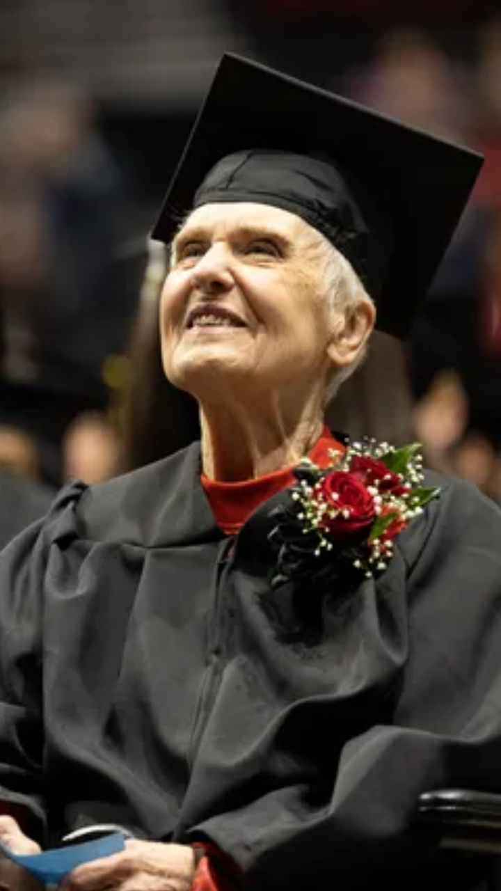 90-year-old great grandmother graduates college