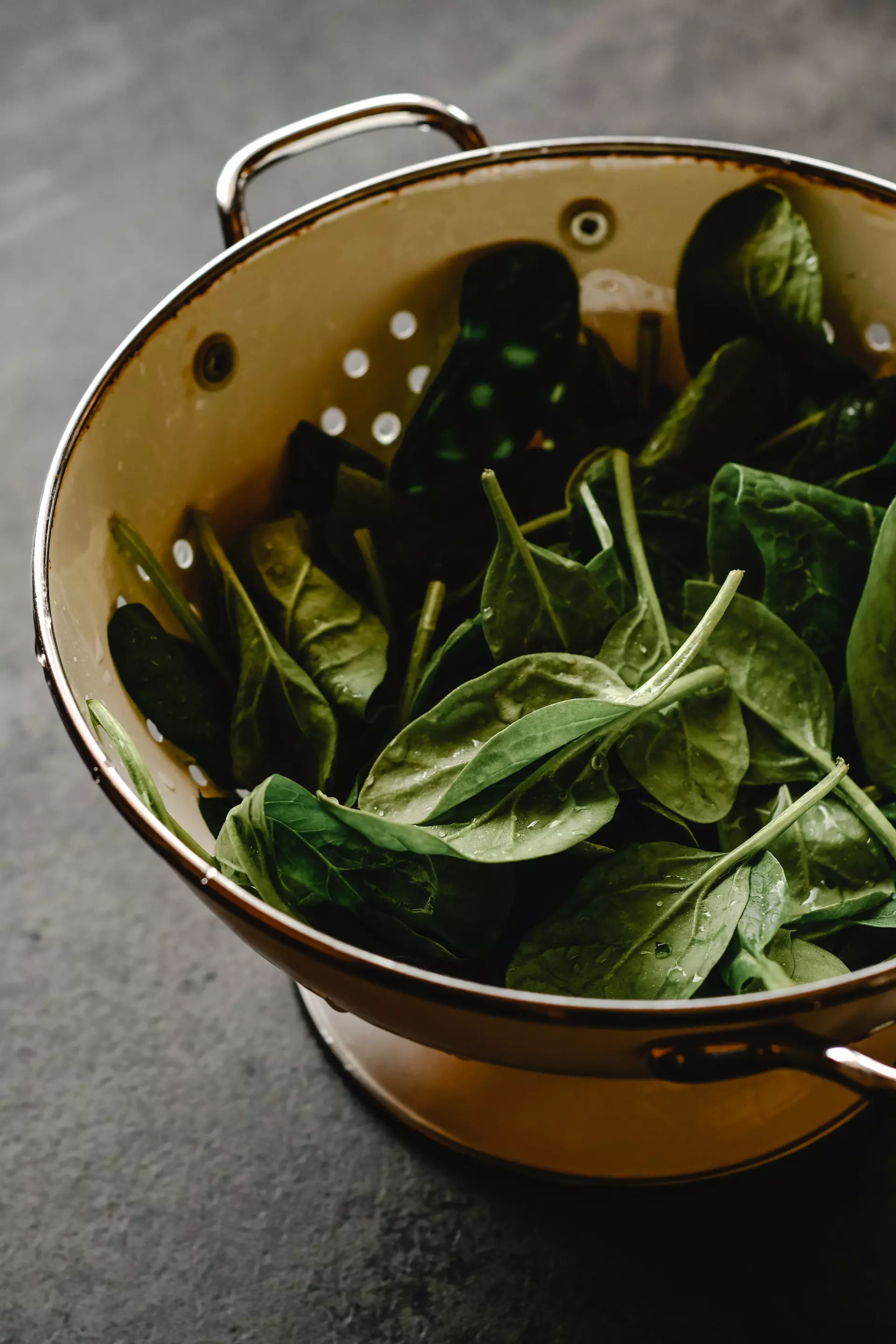 Spinach leaves