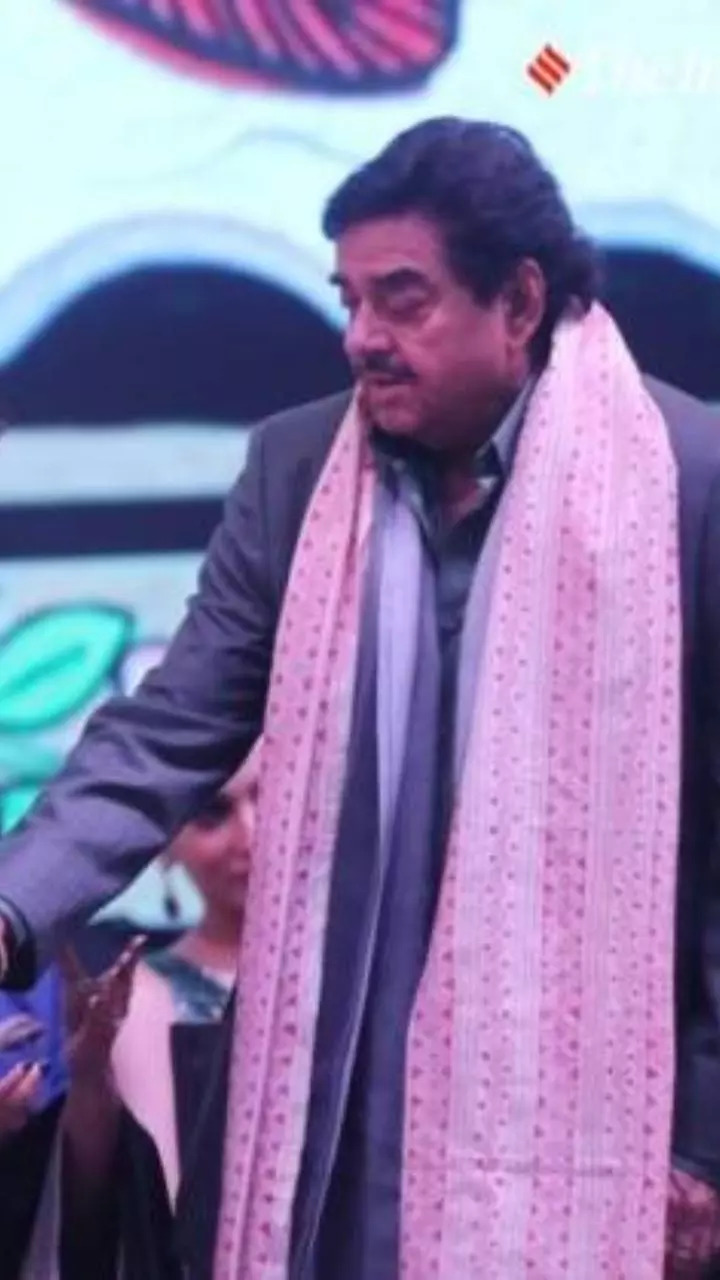 Shatrughan Sinha praises SRK