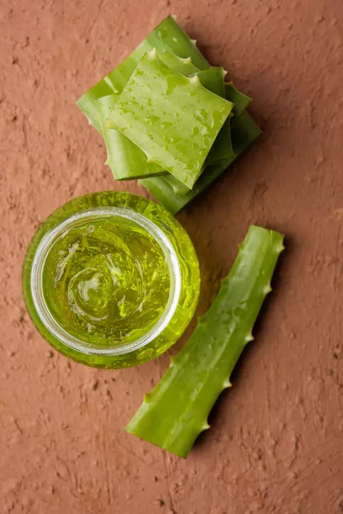 Aloe vera instead of medicated acne-removal creams