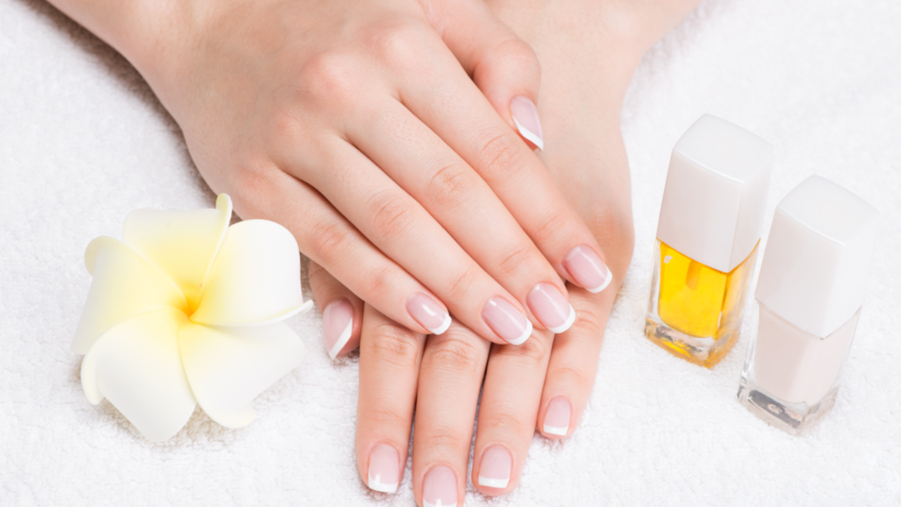 Natural manicure at home in 7 easy steps Natural manicure at home in 7 easy steps