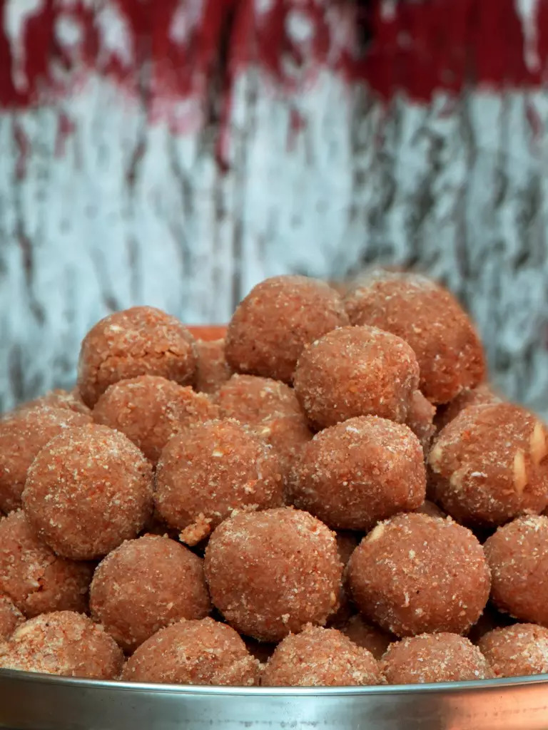 Gond laddu