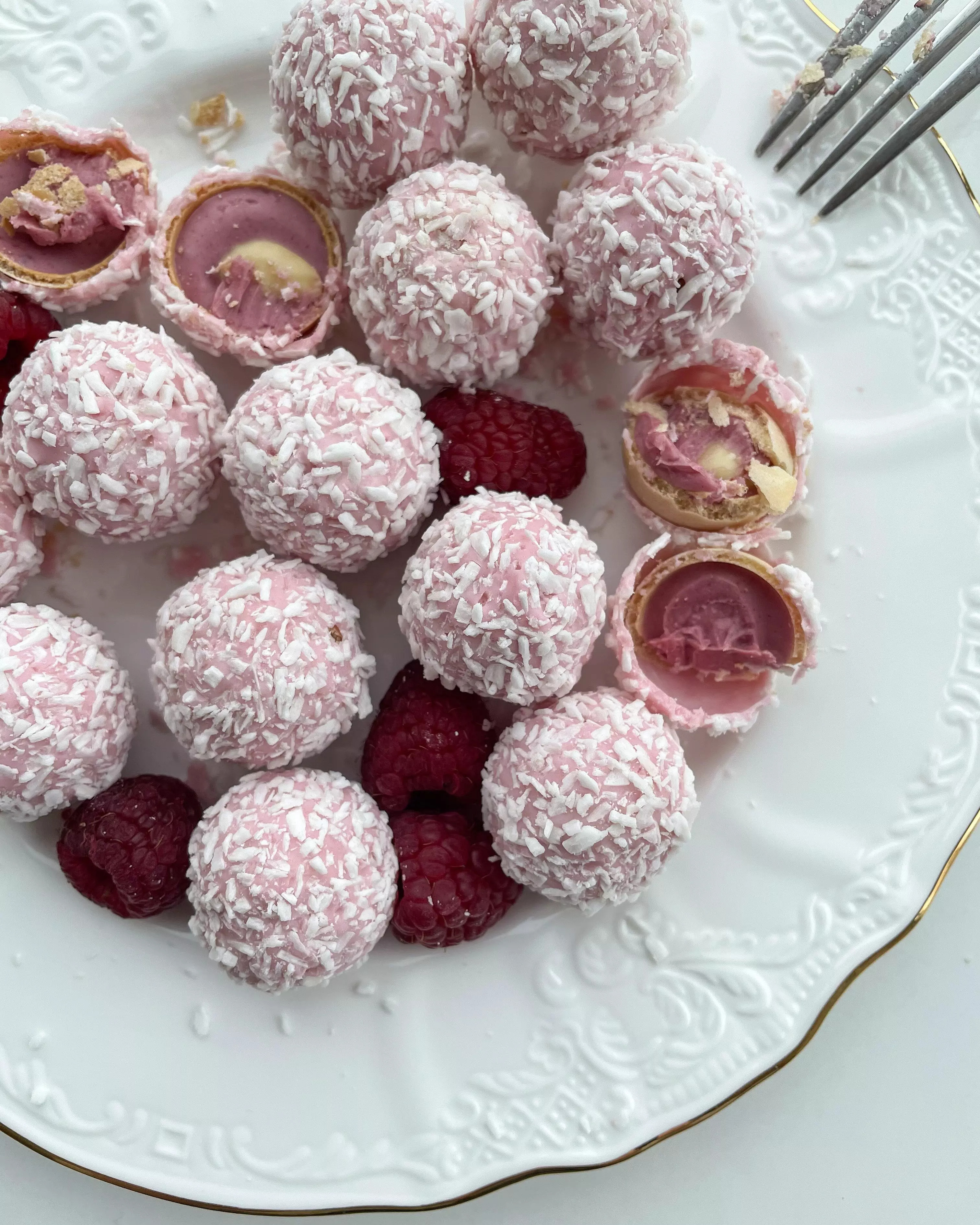 Coconut laddu