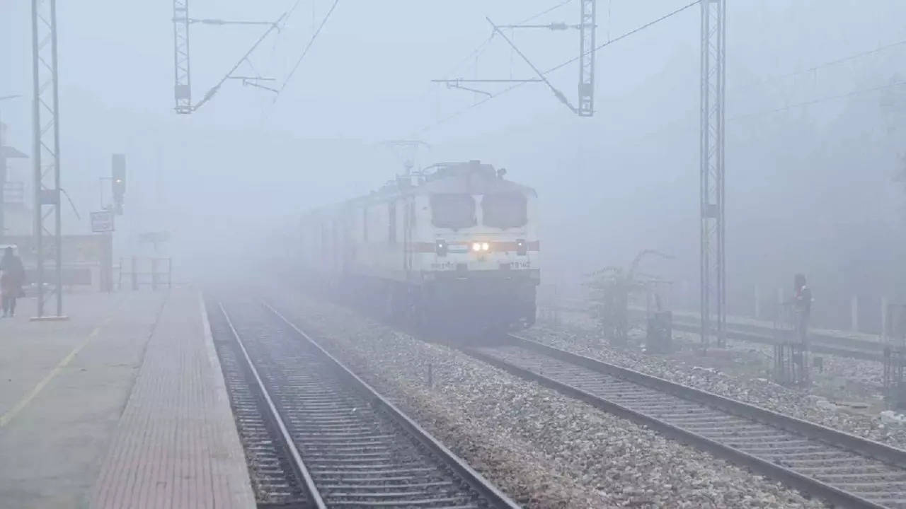 Indian Railways Update: Dense Fog Delays Delhi-bound Trains - See List ...