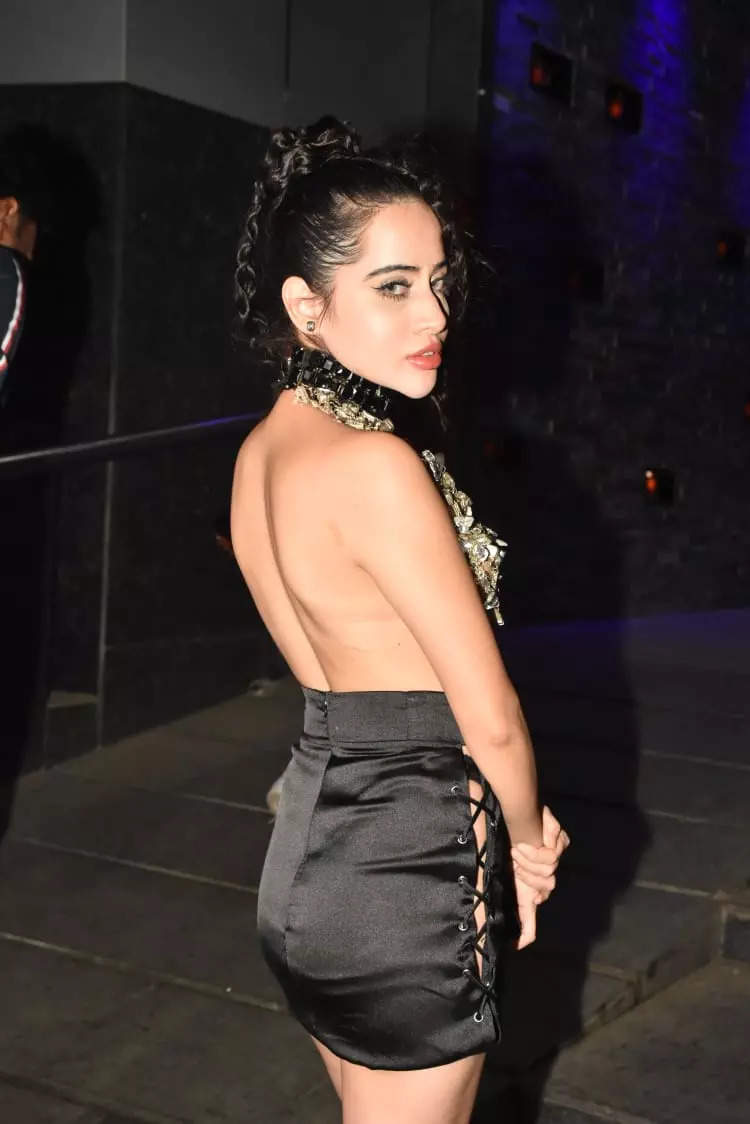 Urfi Javed Ditches Bra, Goes Backless in Most Daring Outfit on Red Carpet;  Check Out Sexy Photos - News18