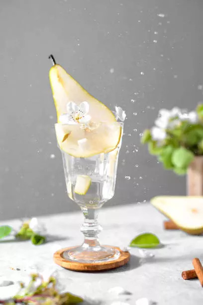 Sparkling pear drink