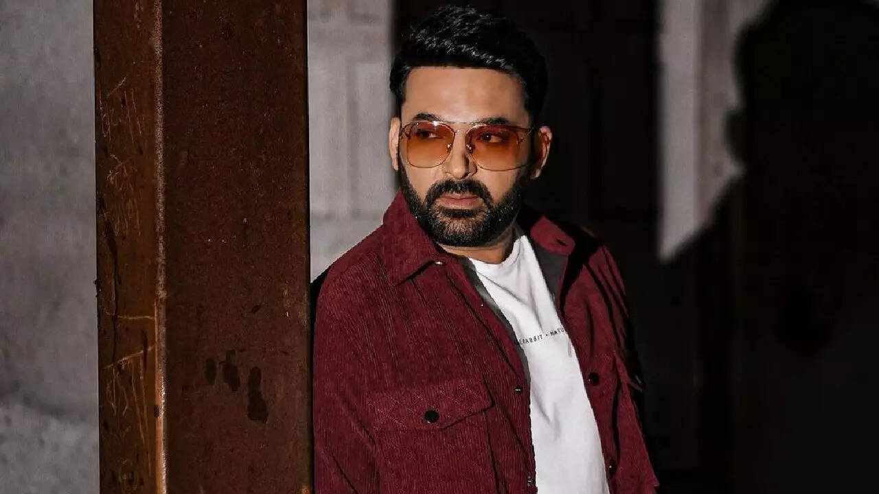 Fans defend Kapil Sharma after user points out he uses teleprompter on