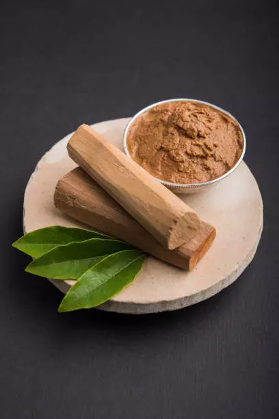 Sandalwood and rose water mask