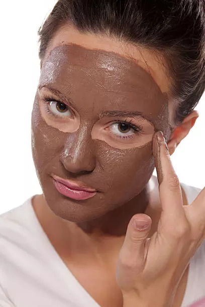 Homemade DIY face mask for glowing skin and acne with simple ingredients