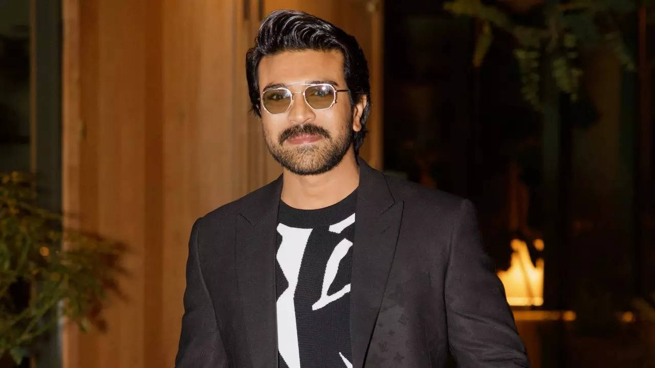 Ram Charan leaves fans impressed as he attends starry party in Los Angeles,  ahead of Golden Globe Awards