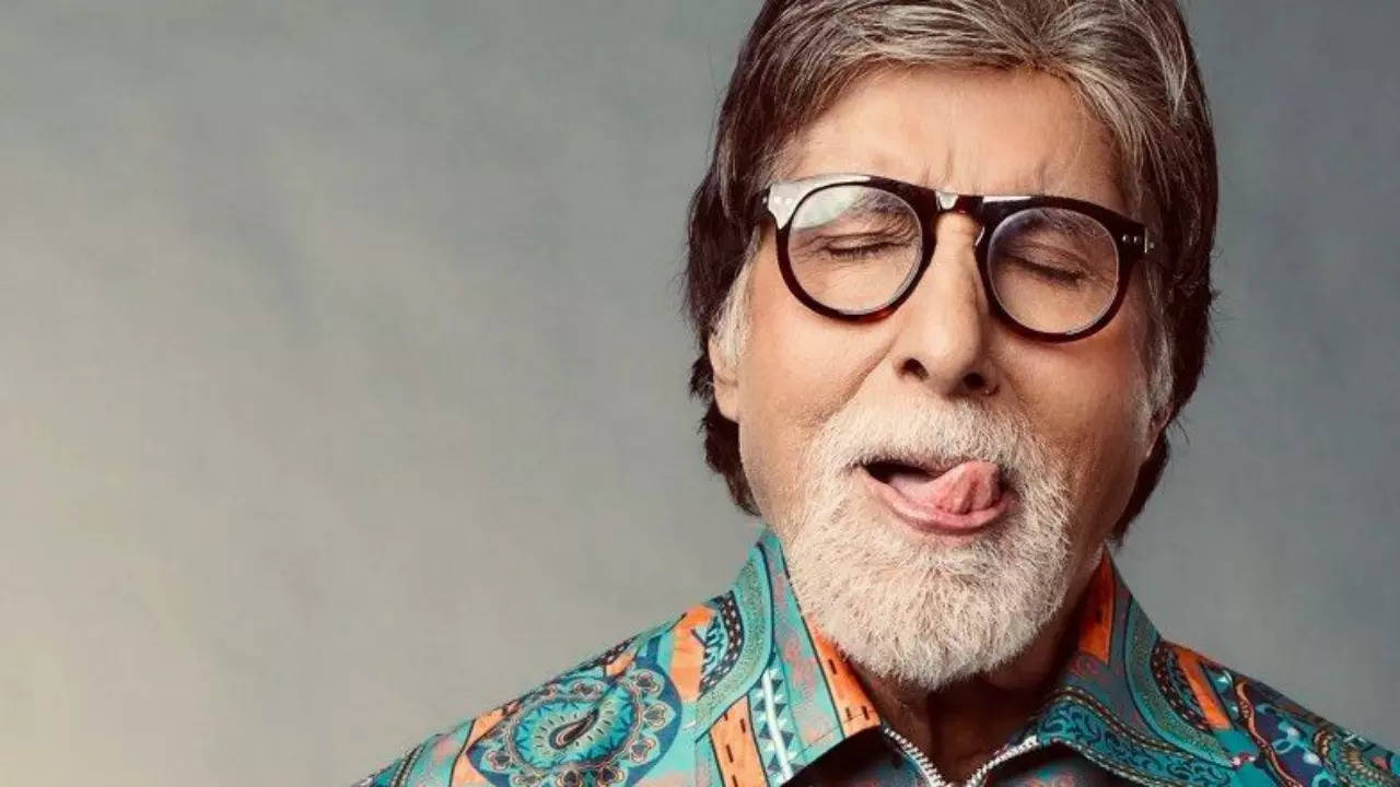 Amitabh Bachchan APOLOGISES To Fans After 'horrible Error' In Tweets ...