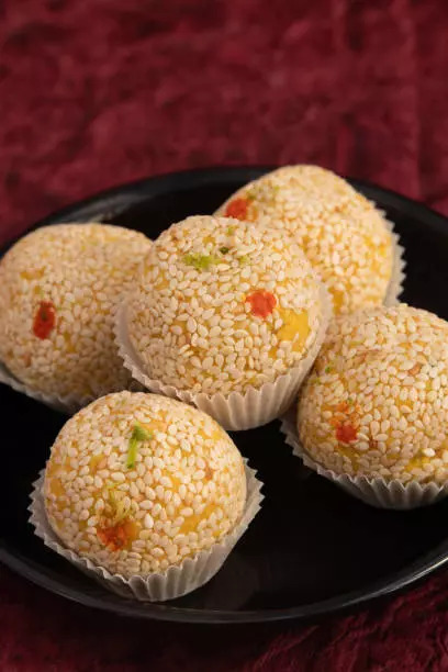 Dry fruit laddoos