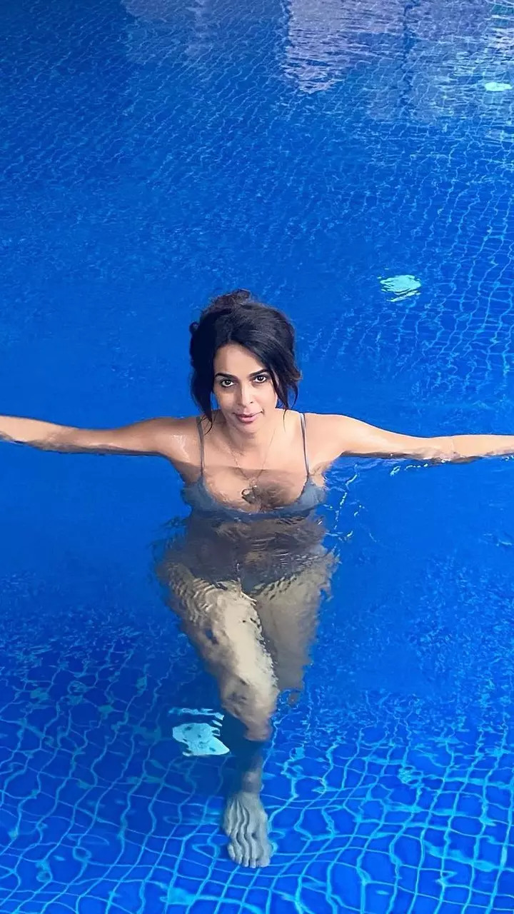 Mallika Sherawat exudes hotness