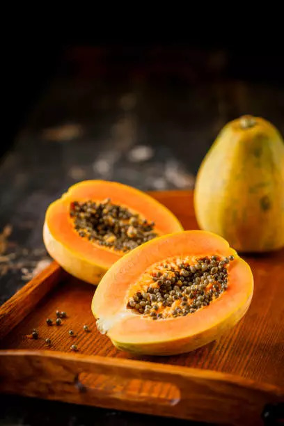 DIY homemade papaya seeds face pack to reduce visible signs of ageing