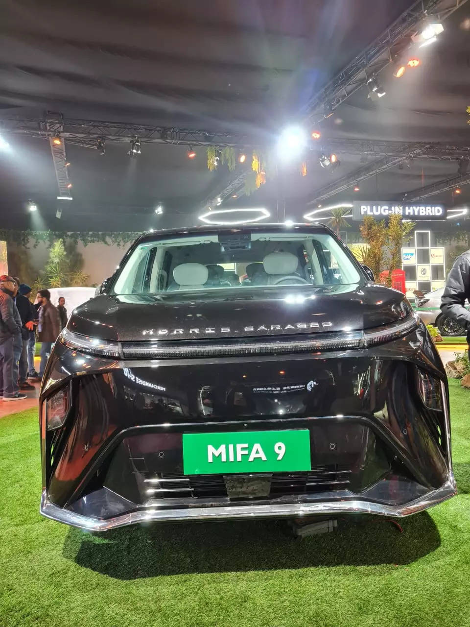 MG Motor India displays MG 4 EV, MG 5 EV and Mifa 9 MPV at Auto Expo ...