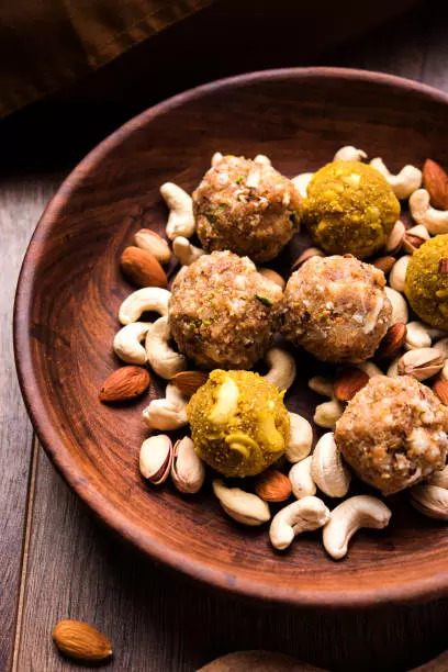 Sugar-free makhana laddoos