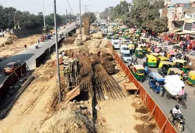 New Delhi: Highway is under construction at Geeta colony in East Delhi on Tuesday, November 22, 2022. (Photo:Qamar Sibtain/ IANS)