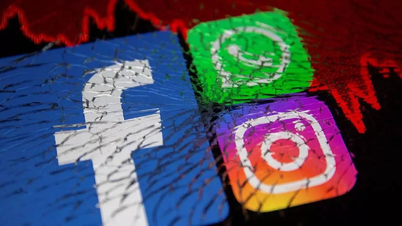 Facebook, Instagram, WhatsApp down in US
