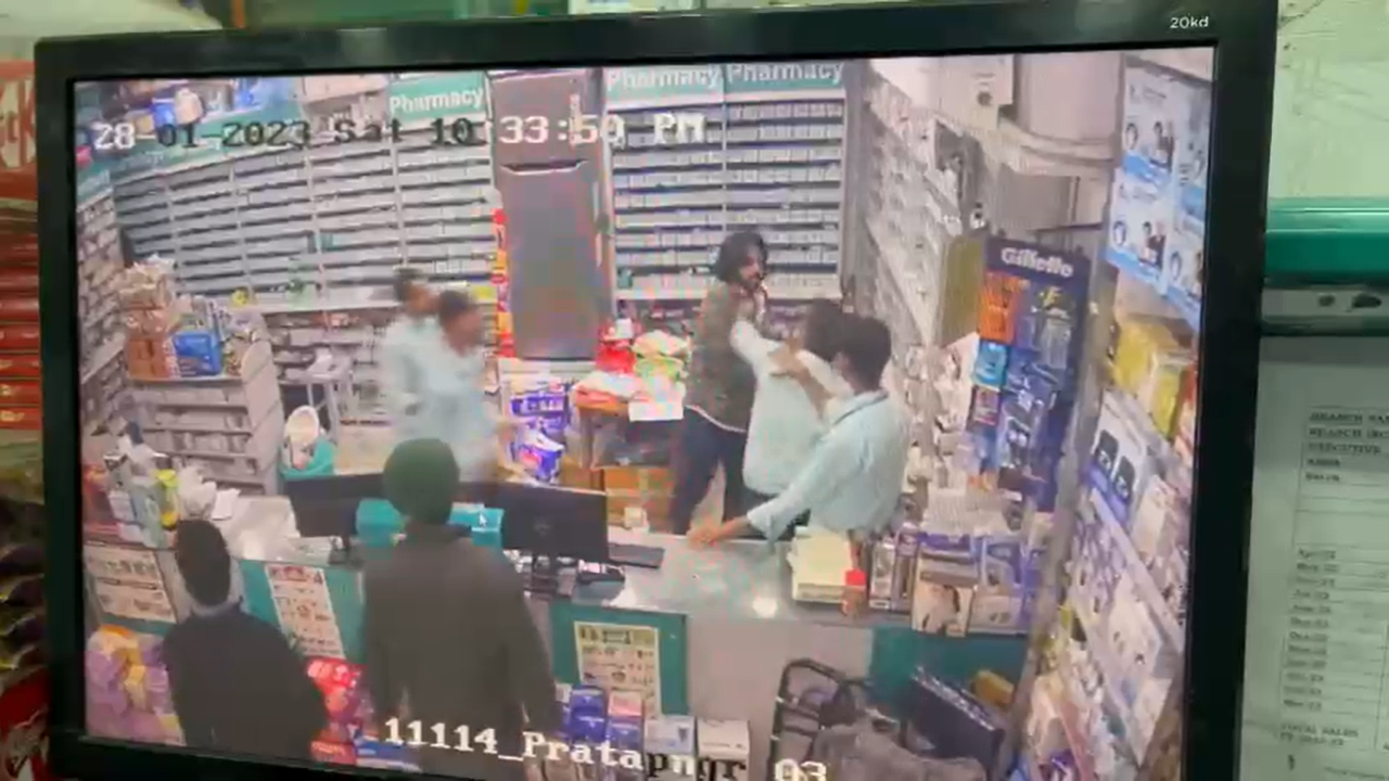 Jaipur medical shop salesmen attacked