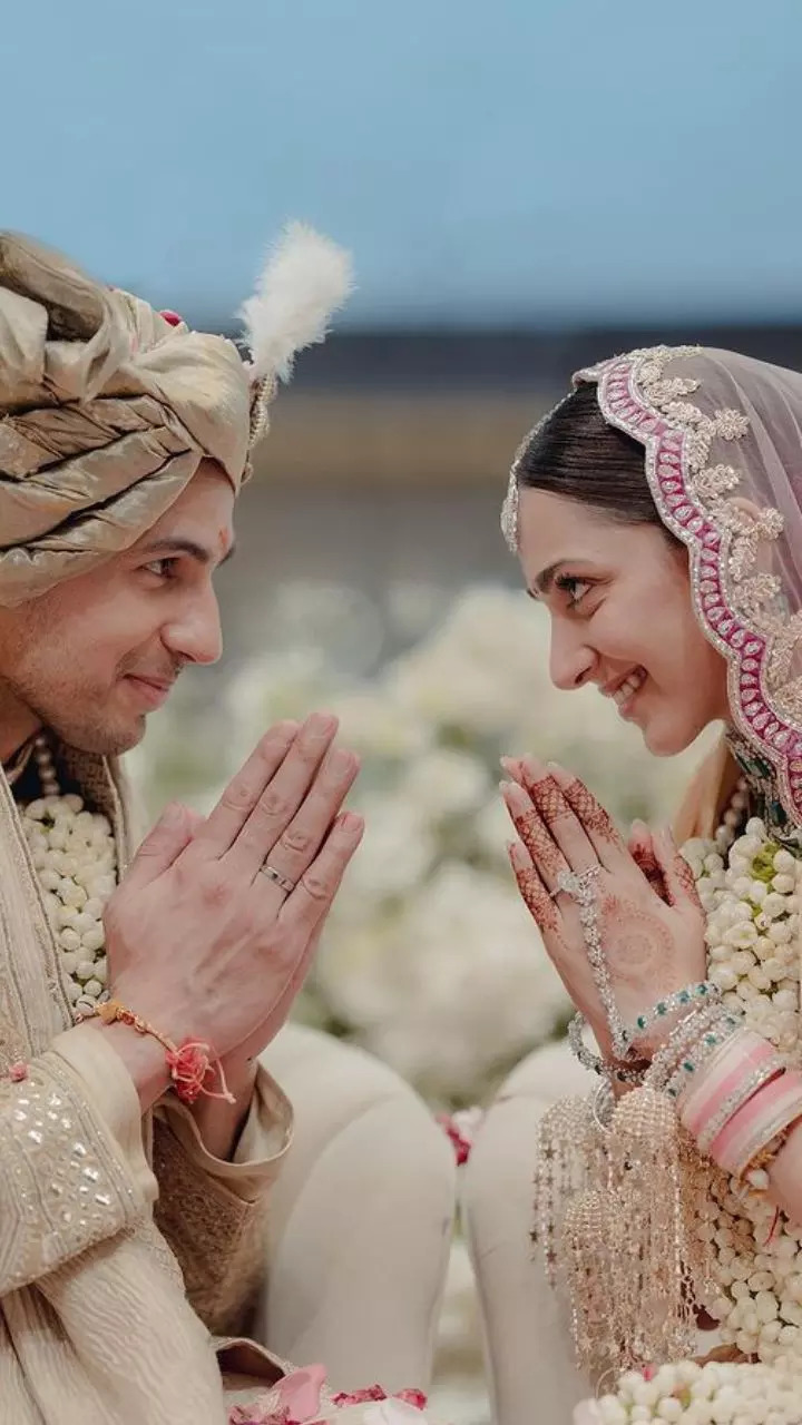 Kiara Advani ditches the traditional Red and White Chuda for a Pink one for her wedding significance of this ceremony