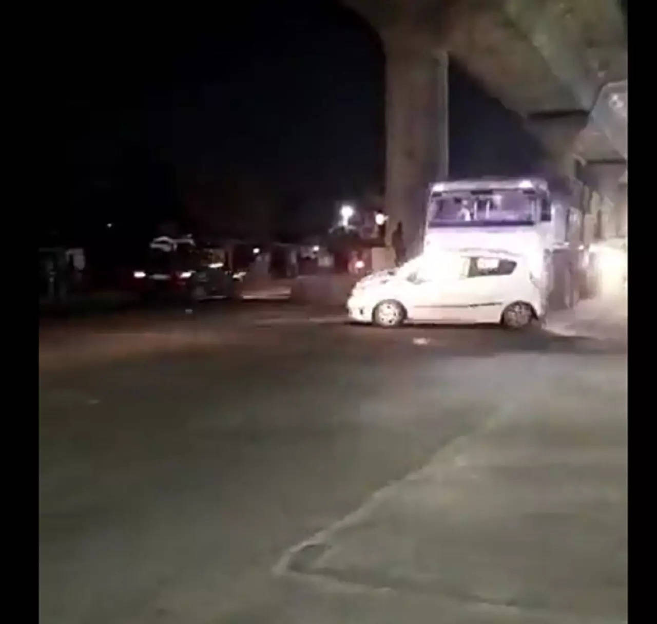 ​Truck drags car in Meerut