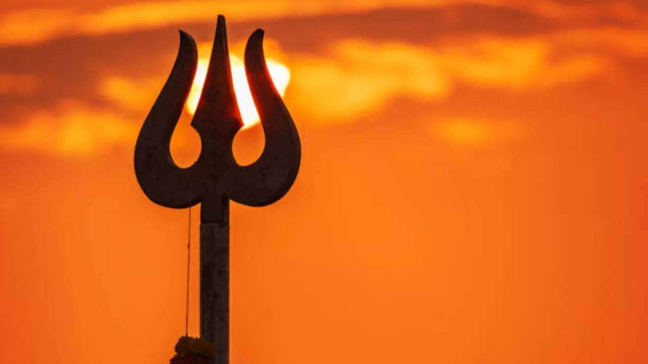 Happy Maha Shivratri 2023: Best 51 Wishes, Lord Shiv Quotes, Messages to  share with your friends & family