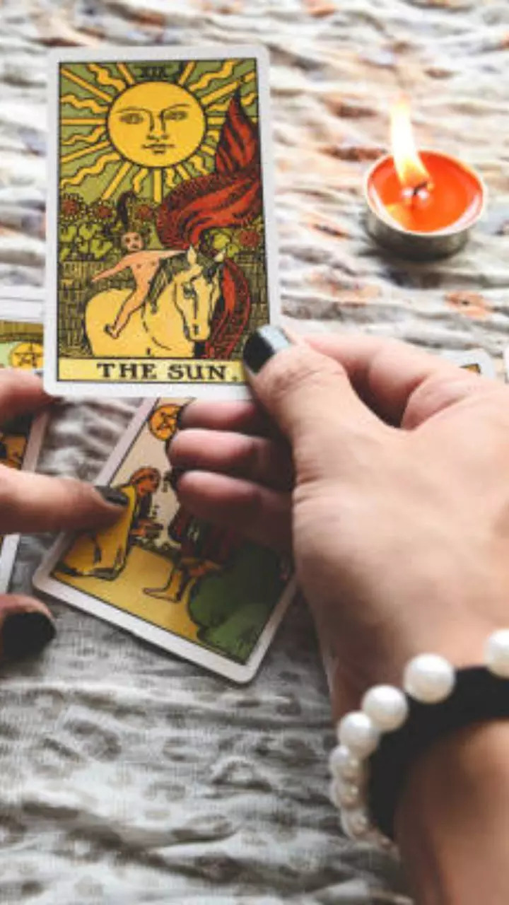 Tarot Predictions on Love Life