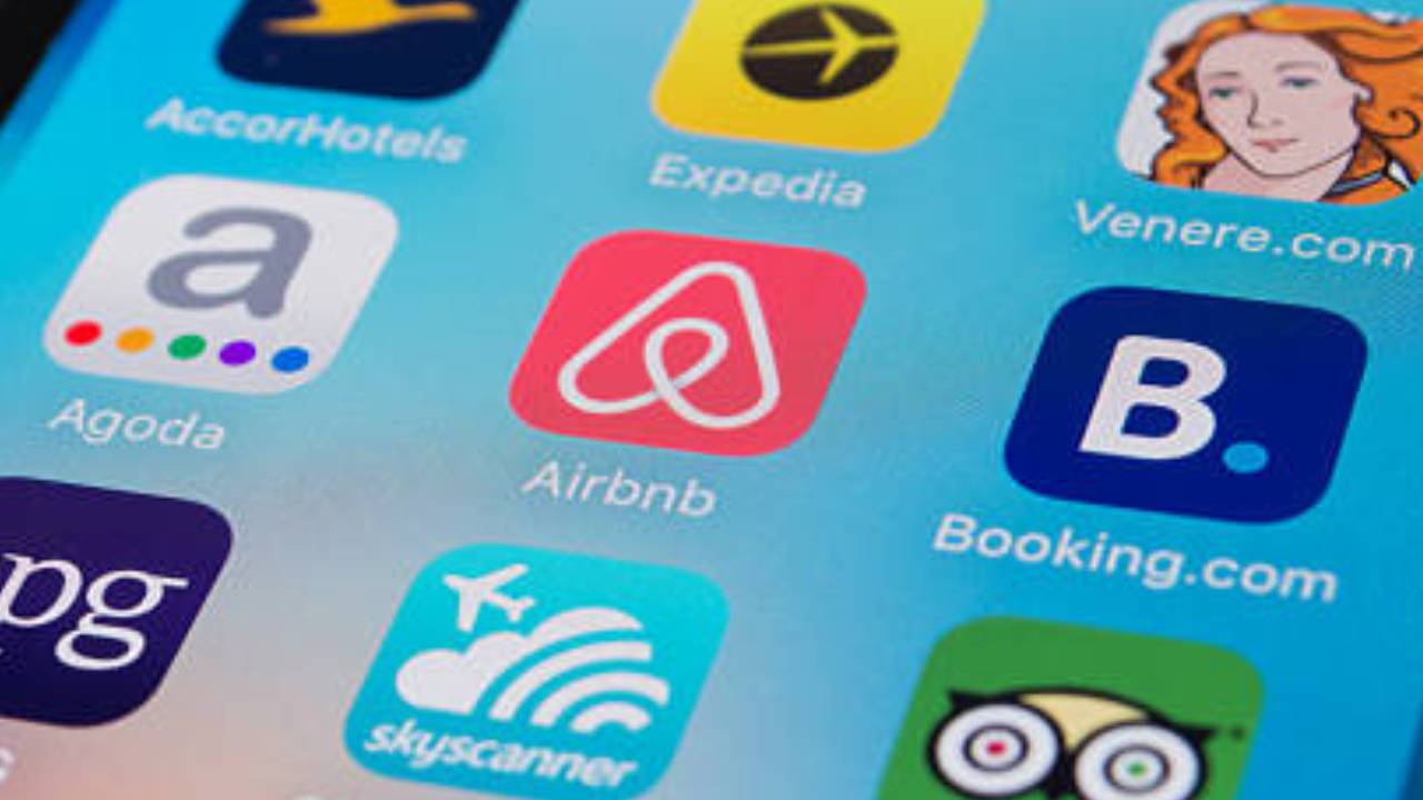 Layoffs 2023 Recruiters get fired! Airbnb lays off 30 percent of