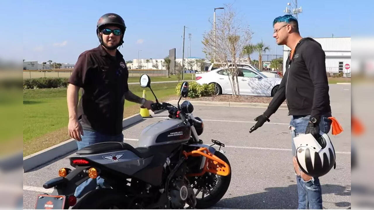 Video Royal Enfield Hunter 350rivaling smallest HarleyDavidson bike