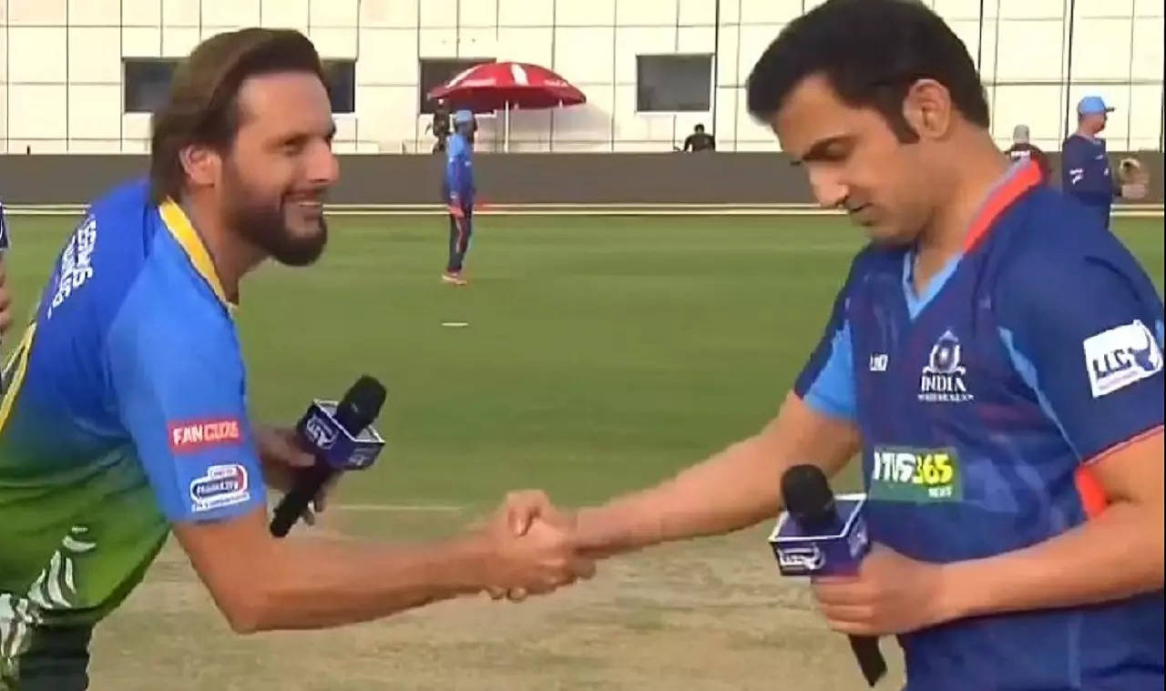 Handshake Of The Decade: Fans React As Gautam Gambhir Shakes Hand With ...