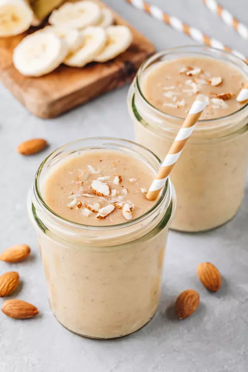 Banana and almond smoothie