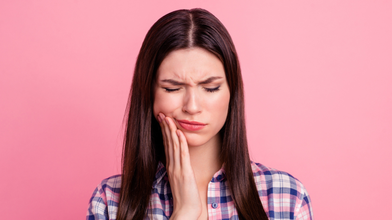 Ultimate Guide to Oil Pulling What it is, which oil to use, and how to