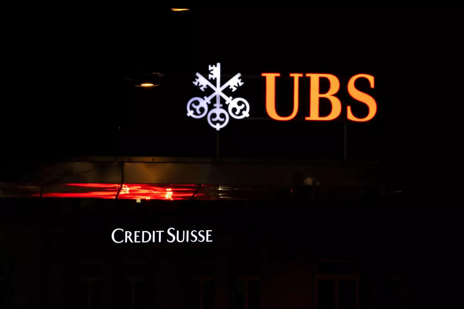 ubs-offers-usd-1-billion-to-acquire-credit-suisse-in-all-share-deal