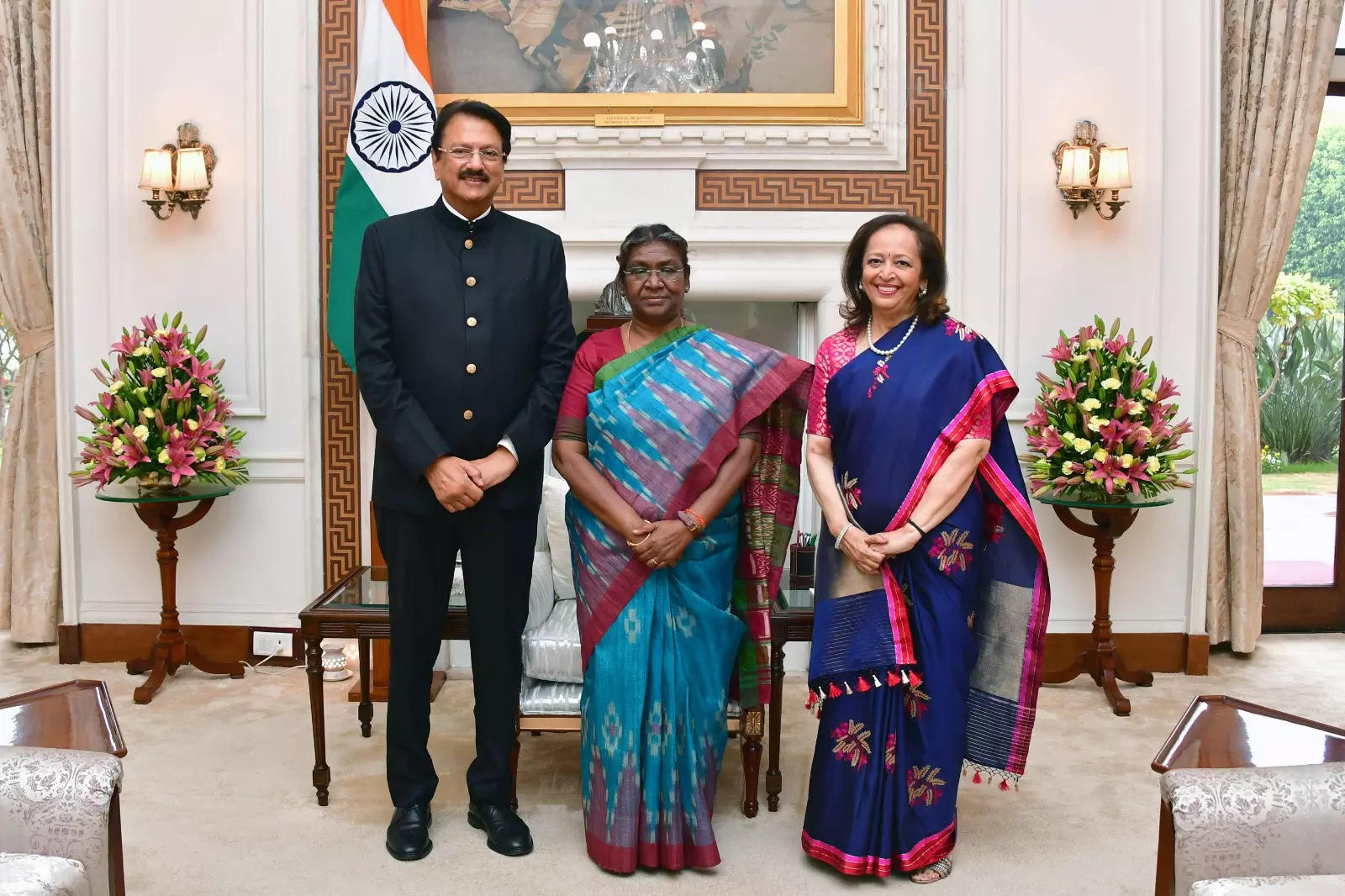 Ajay Piramal, his wife Swati meet President Draupadi Murmu to ...