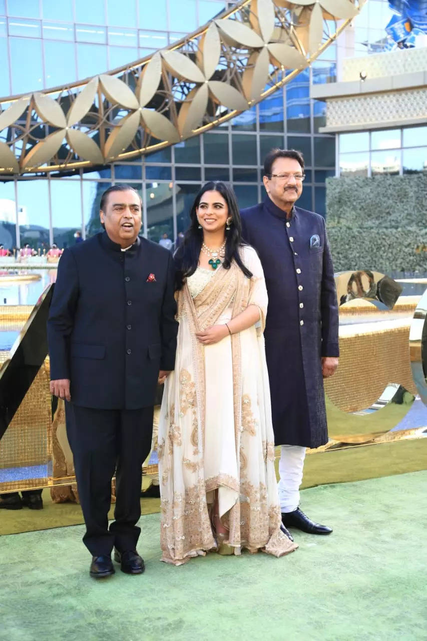 Nita Mukesh Ambani Cultural Centre Grand Opening Isha Ambani Mukesh