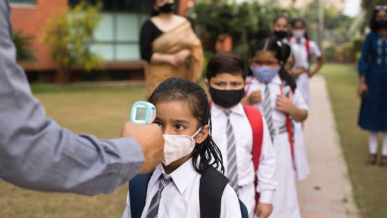 Delhi COVID Positivity Rate Spikes to 31.9 Percent, Should Delhi Schools Be Closed? [Poll