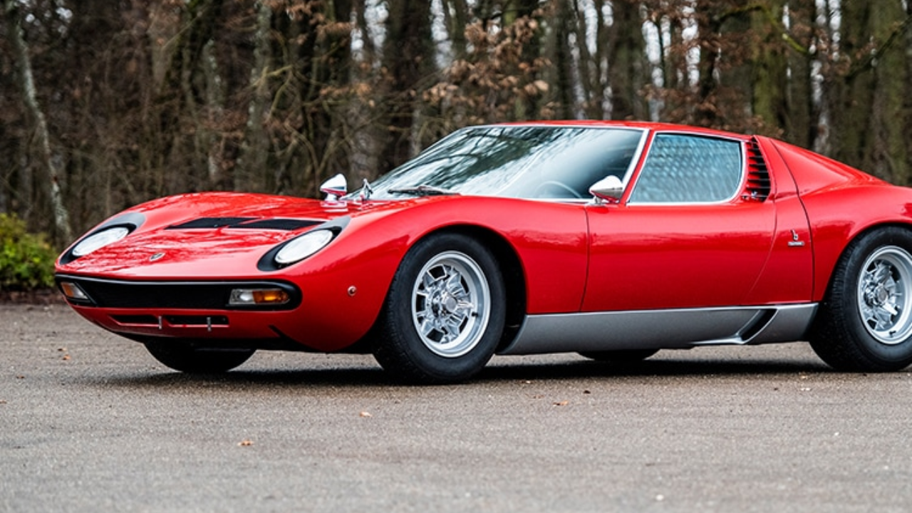 The Miura was the company39s first mid-engined supercar