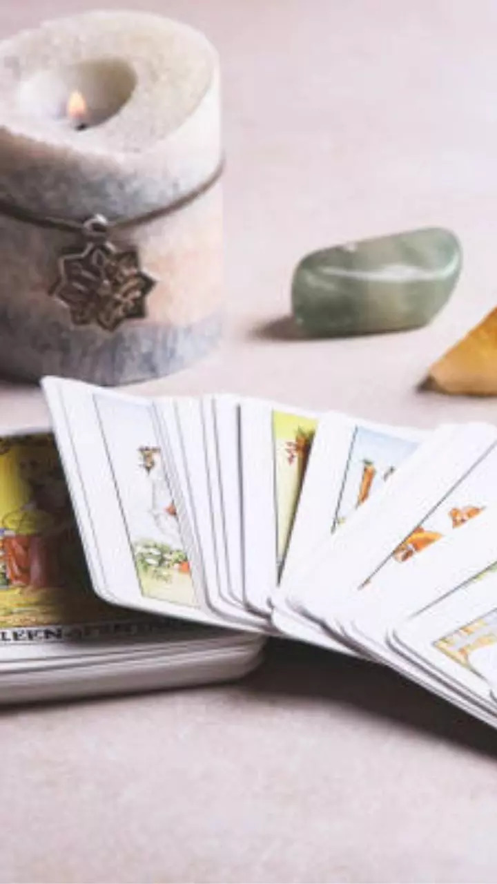 Tarot Card Predictions for All Zodiac Signs for May 5 2023