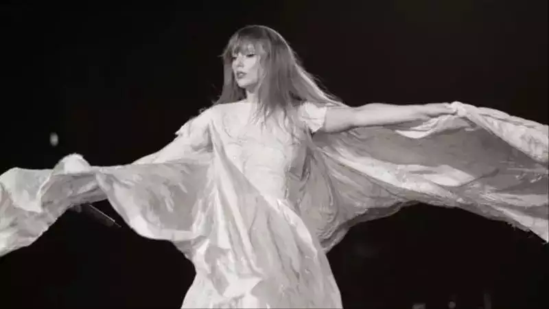 Taylor Swift sings extra songs from "The Tortured Poets Department" at sold-out shows