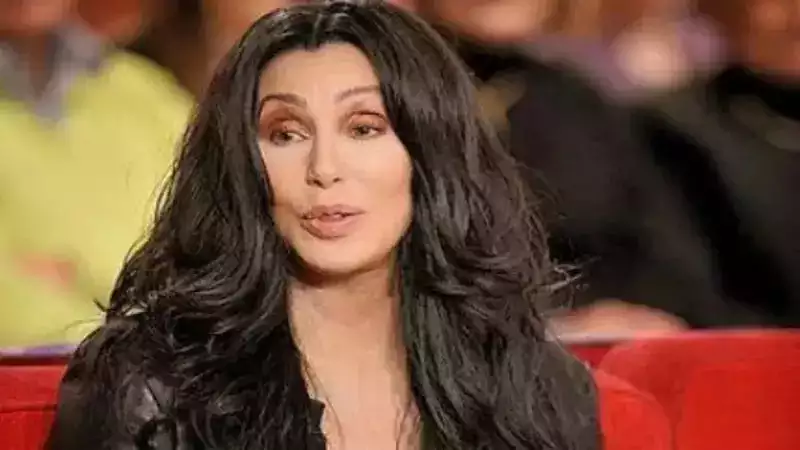 Here’s the truth behind the massive ring photo that triggered Cher’s engagement rumours