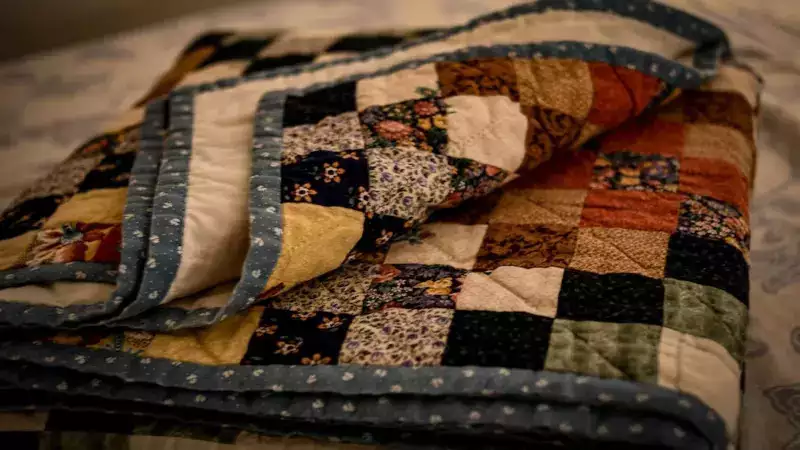How to wash and safe store winter quilts before summer arrives
