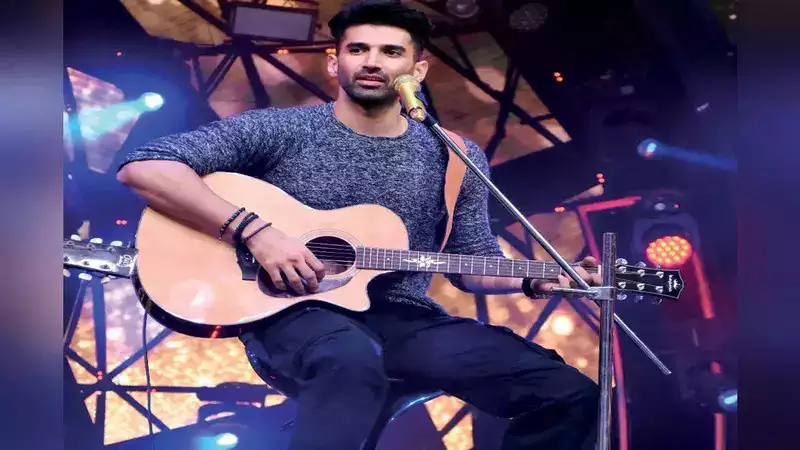 Aditya Roy Kapoor talks about his love for electronic and rock music; read here