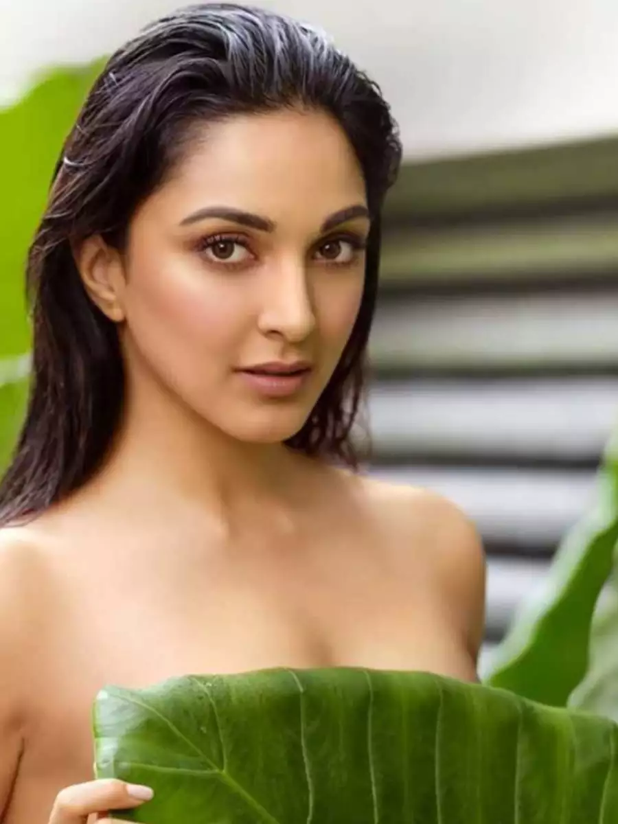 Top 8 Bollywood actresses who went topless