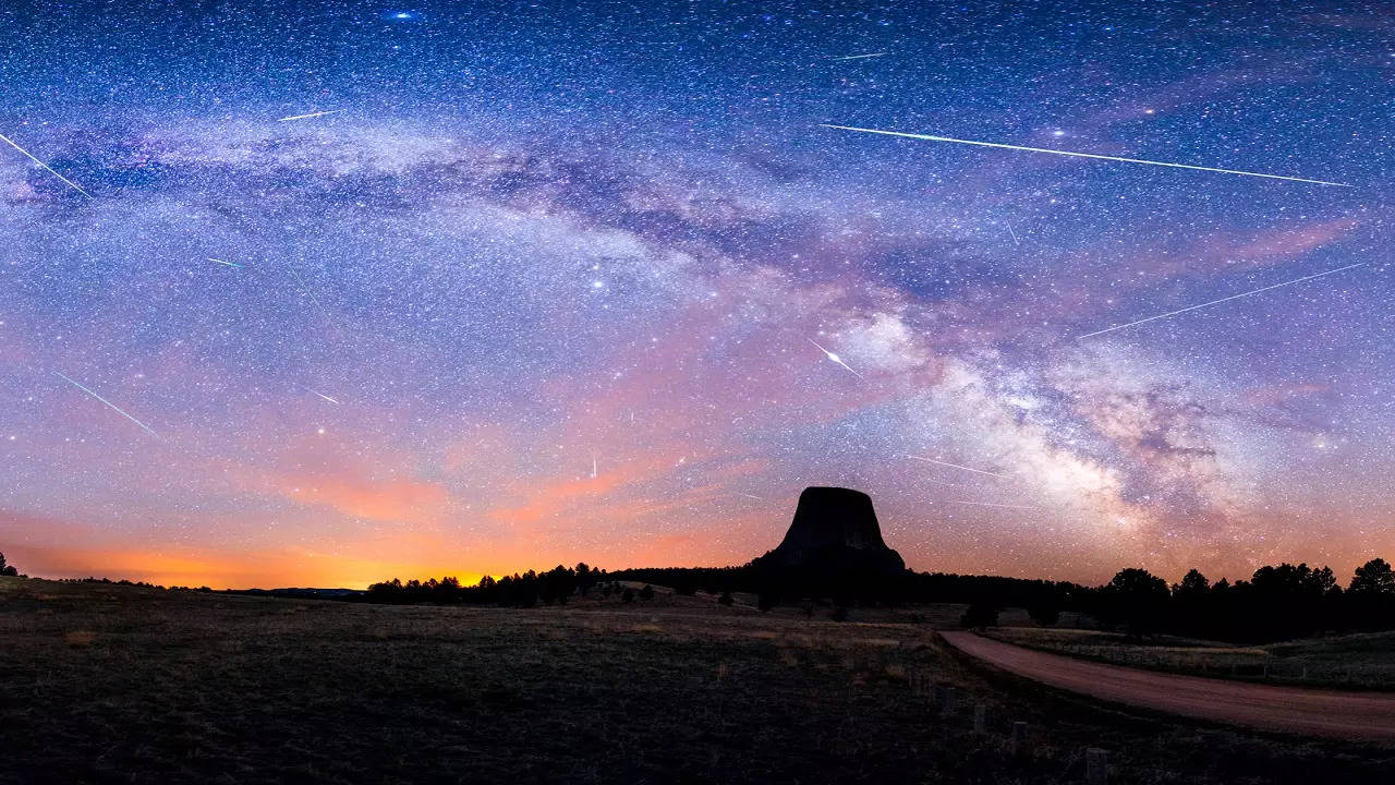 Eta Aquariid Meteor Shower Lights Up Sky (Photo: Flickr)