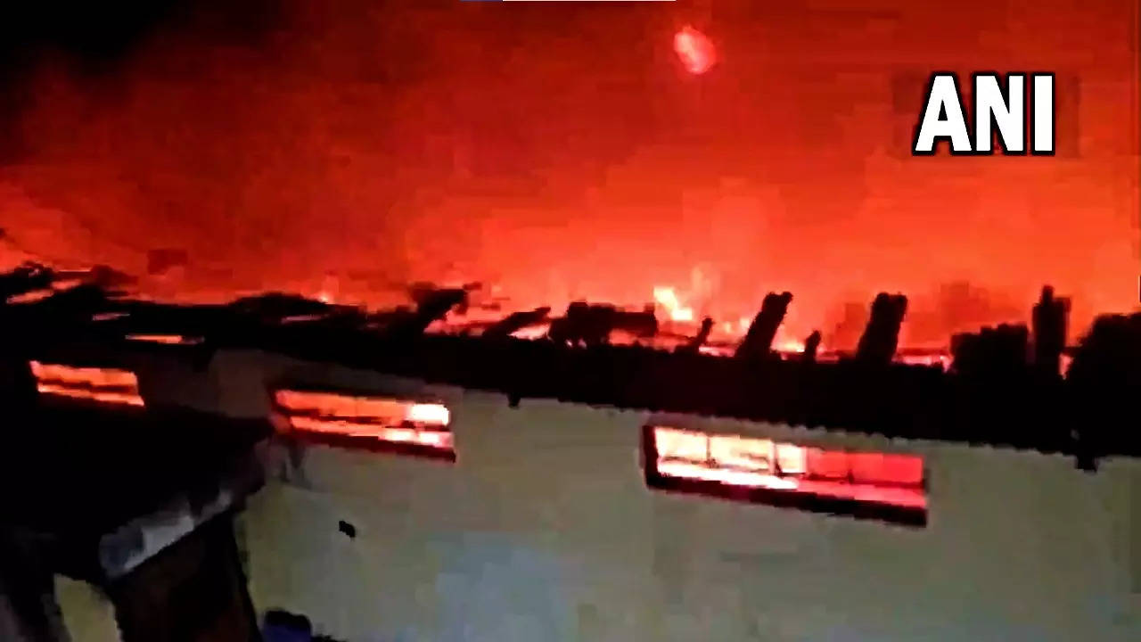 Three killed in godown fire in Pune